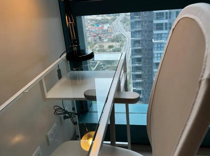 1 Bedroom Uptown Bgc Across Uptown Mall Apartment Manila