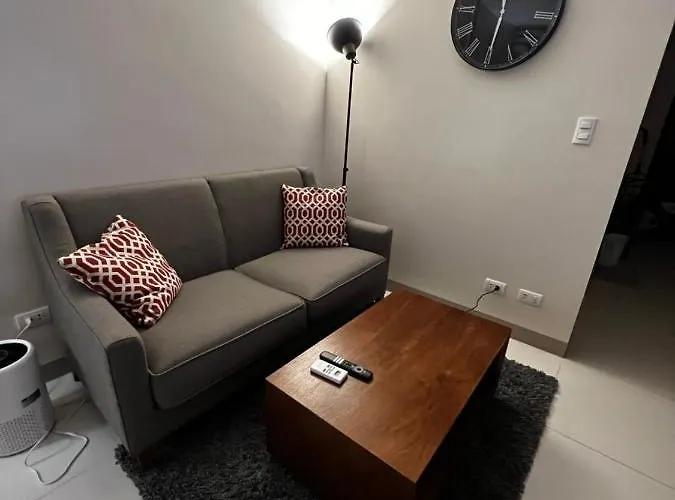 1 Bedroom Uptown Bgc Across Uptown Mall Apartment Manila
