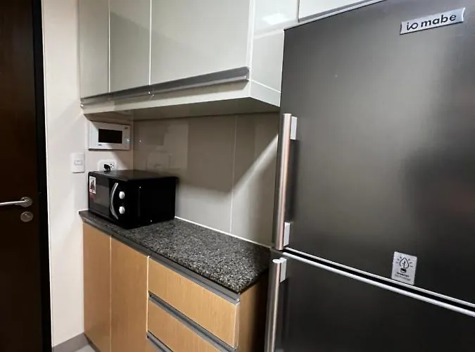 1 Bedroom Uptown Bgc Across Uptown Mall * Manila